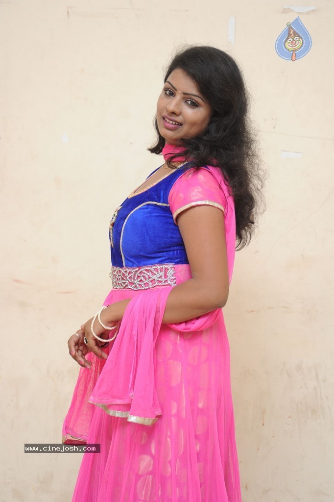 Sree Devi Hot Stills - 101 / 111 photos