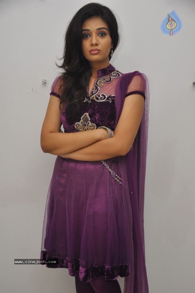 Sree Mukhi New Gallery - 10 / 39 photos