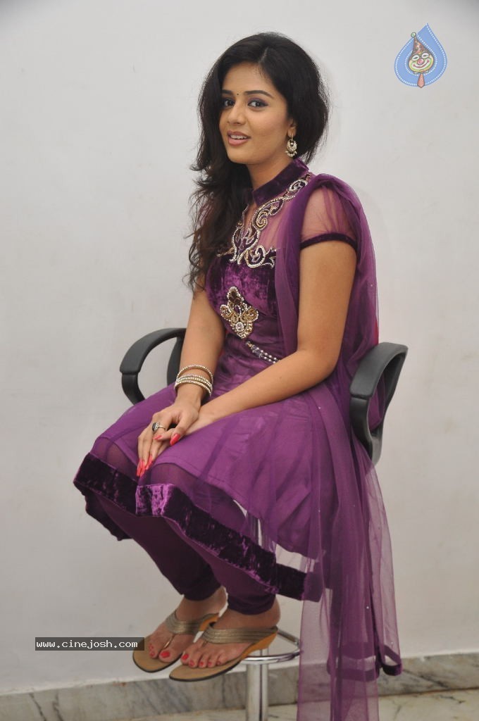 Sree Mukhi New Gallery - 12 / 39 photos