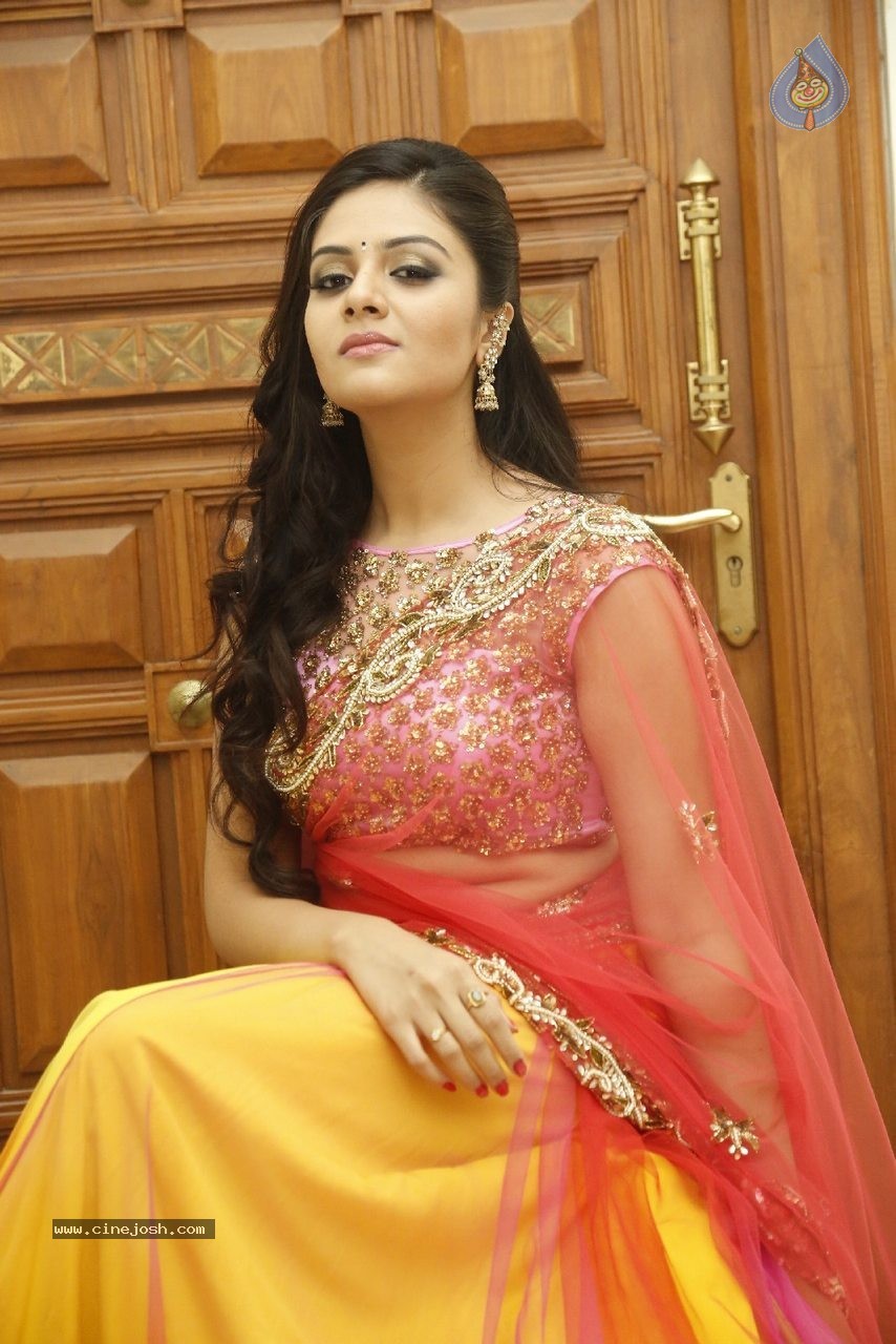 Sree Mukhi New Photos - 4 / 64 photos