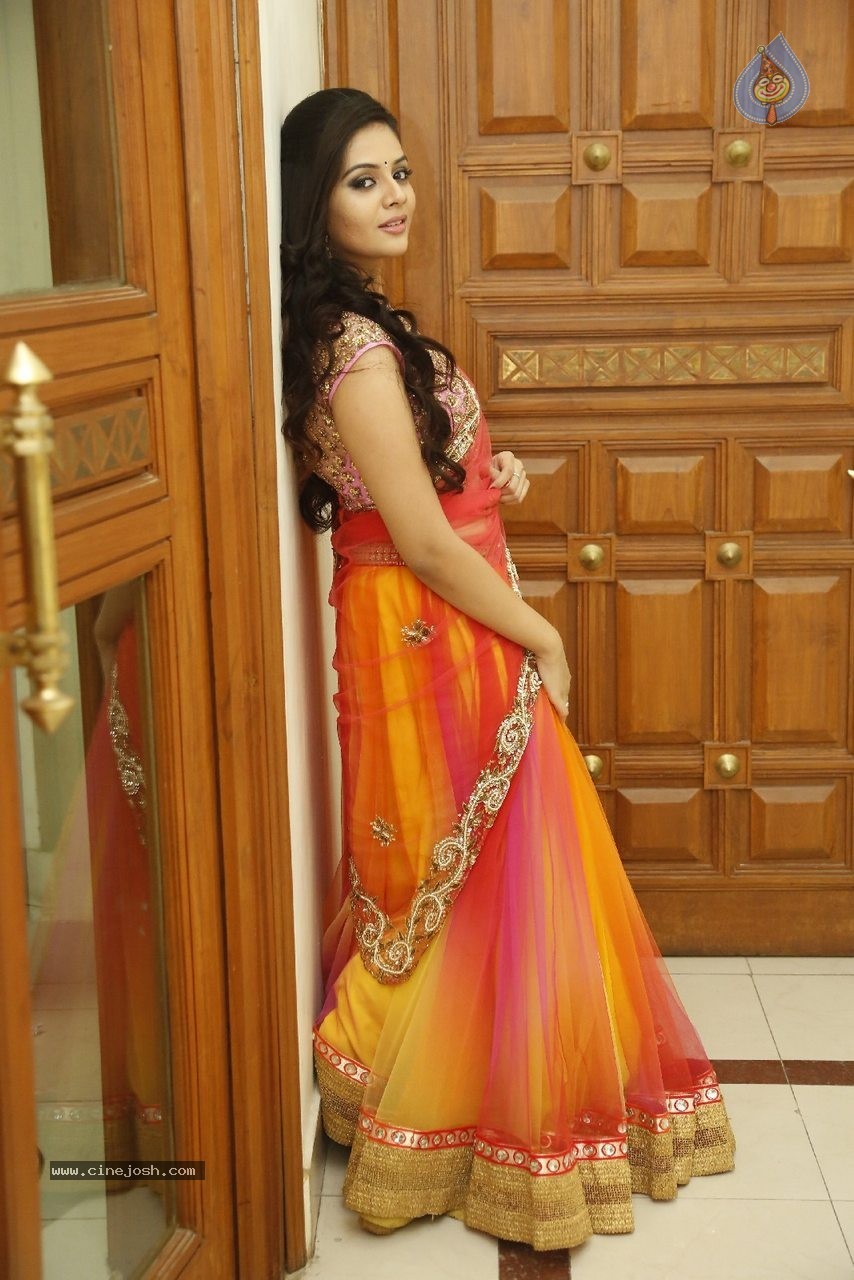 Sree Mukhi New Photos - 43 / 64 photos