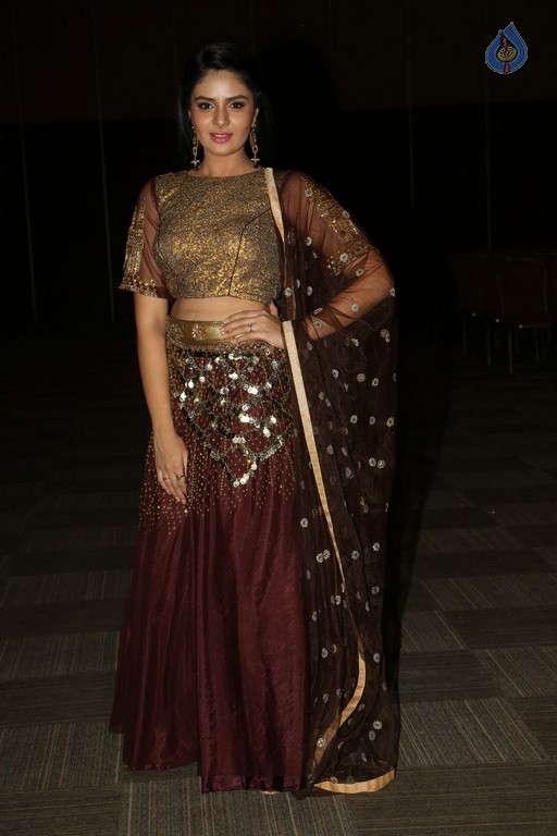 Sree Mukhi New Pics - 38 / 41 photos