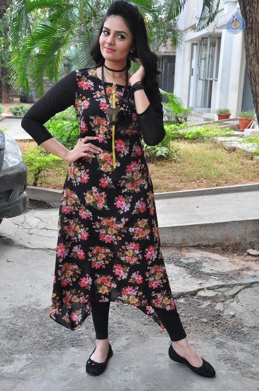 Sree Mukhi New Stills - 1 / 39 photos