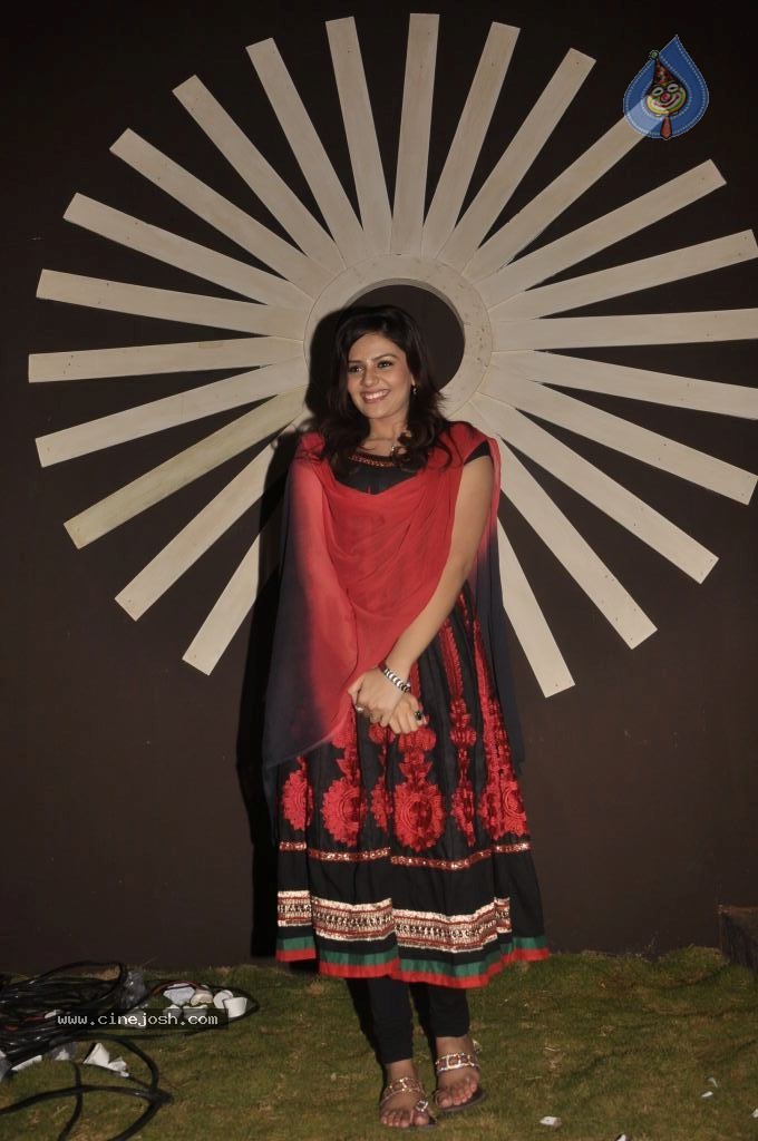 Sree Mukhi New Stills - 14 / 64 photos