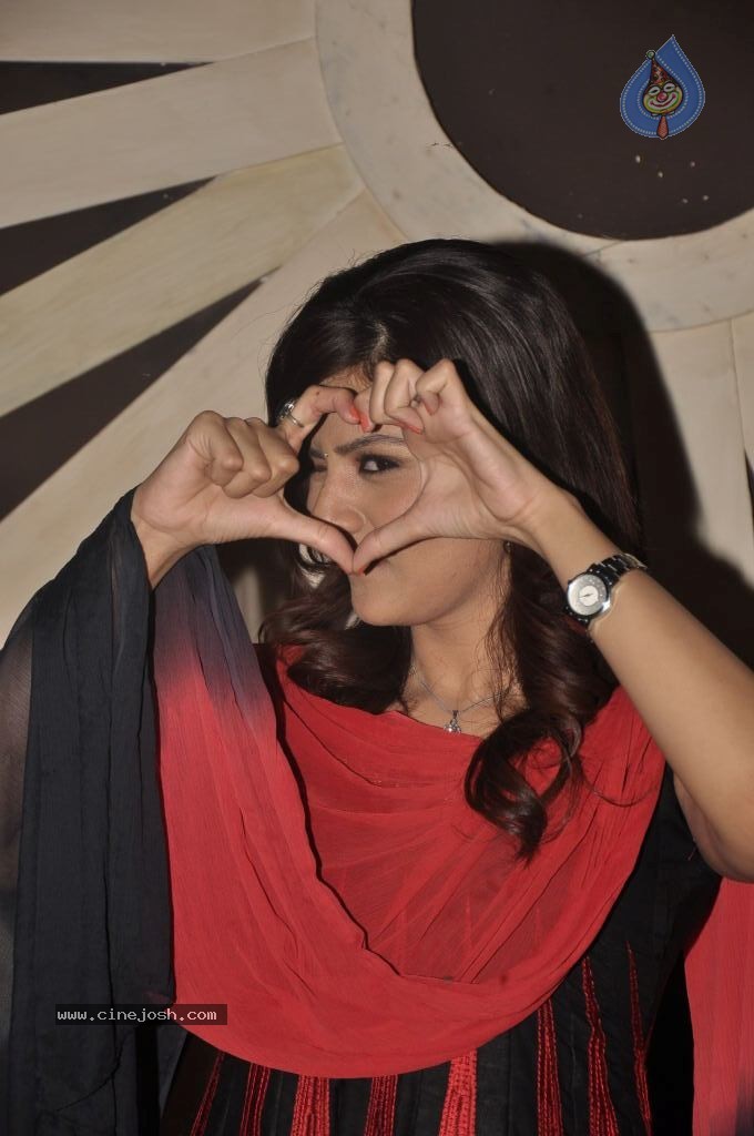 Sree Mukhi New Stills - 18 / 64 photos