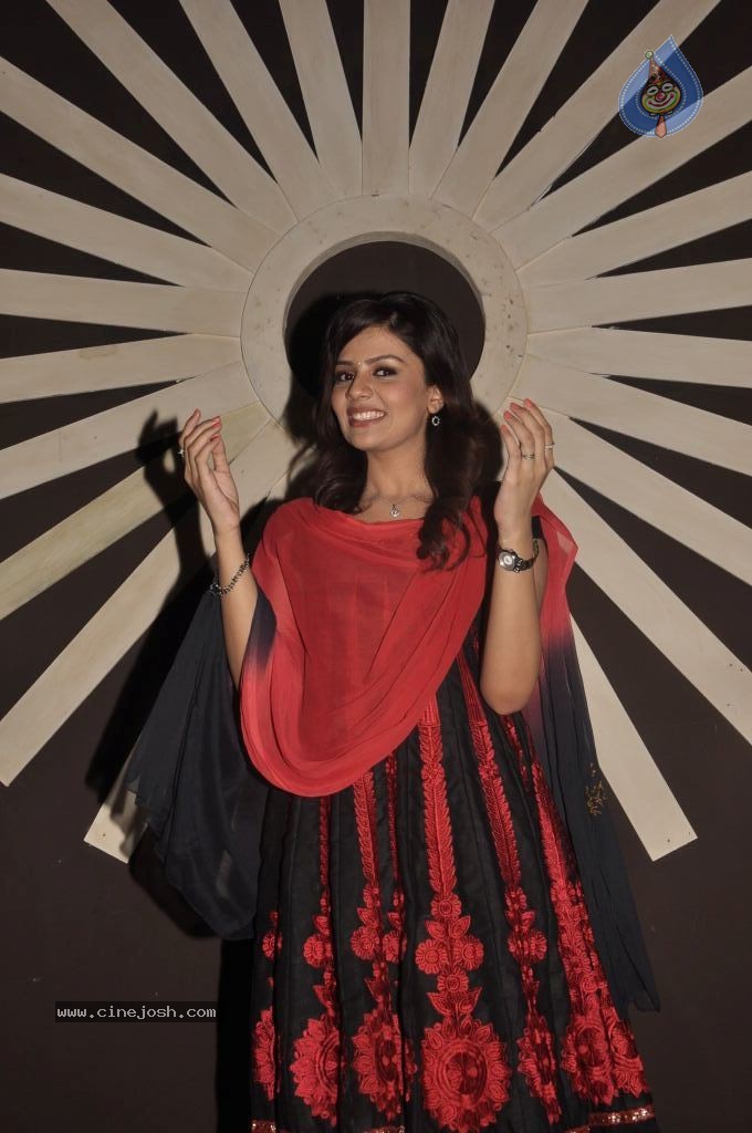 Sree Mukhi New Stills - 19 / 64 photos