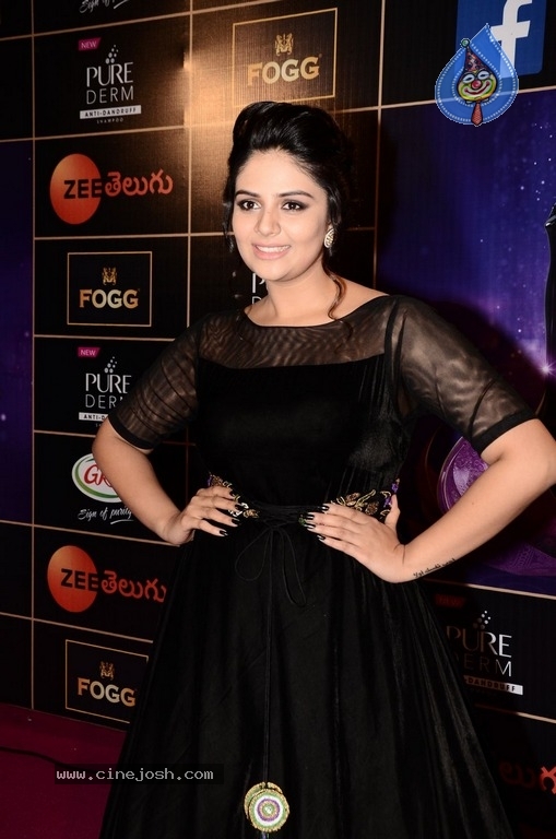 Sreemukhi At Zee Apsara Awards - 2 / 21 photos