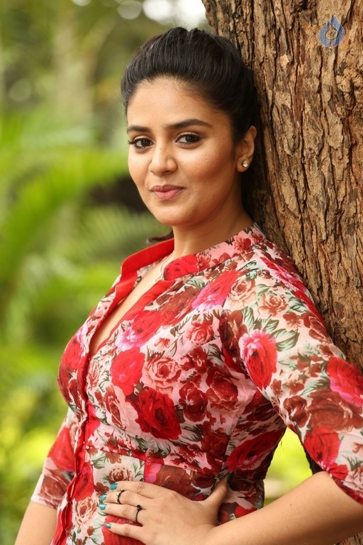 Sreemukhi Latest Gallery - 11 / 17 photos