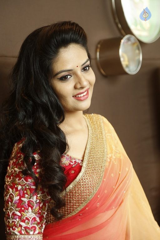 Sreemukhi Latest Images - 4 / 42 photos