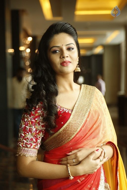 Sreemukhi Latest Images - 26 / 42 photos