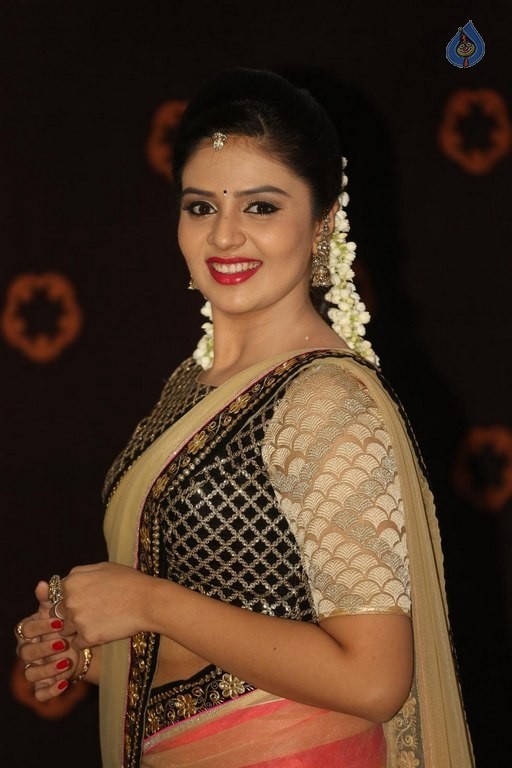 Sreemukhi Latest Photos - 29 / 40 photos