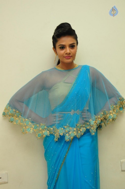 Sreemukhi Latest Pics - 18 / 29 photos