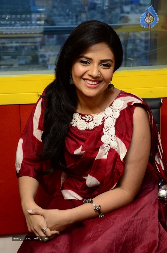 Sreemukhi Latest Stills - 4 / 15 photos