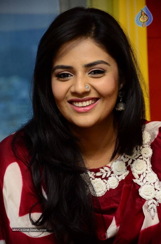 Sreemukhi Latest Stills - 14 / 15 photos