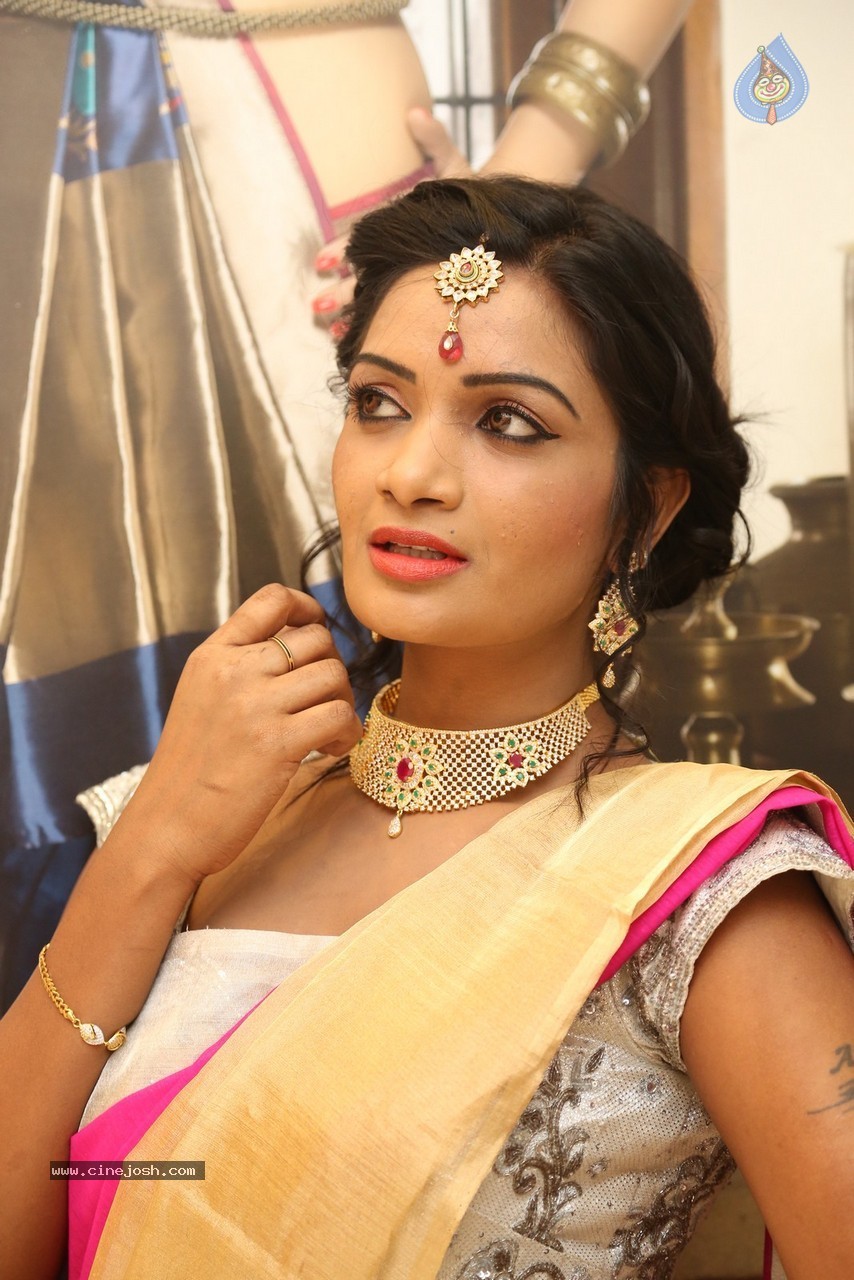 Sreevani Reddy Stills - 13 / 37 photos