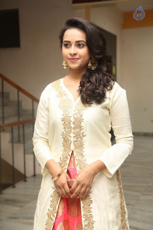 Sri Divya at Kaashmora Audio Launch - 30 / 36 photos