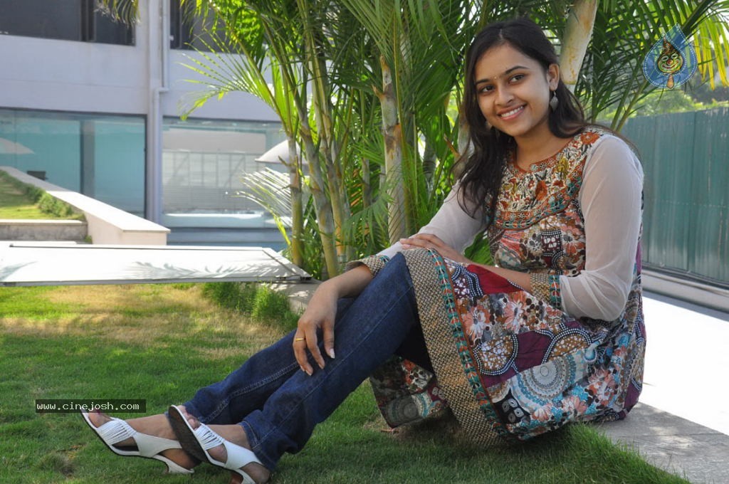 Sri Divya Latest Gallery - 12 / 49 photos