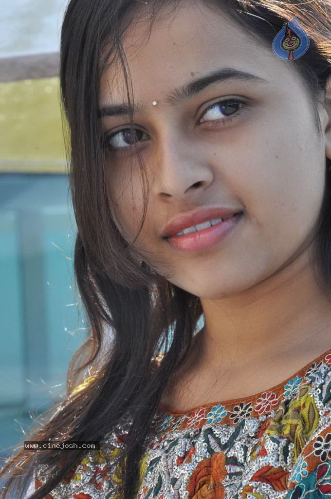 Sri Divya Latest Gallery - 37 / 49 photos