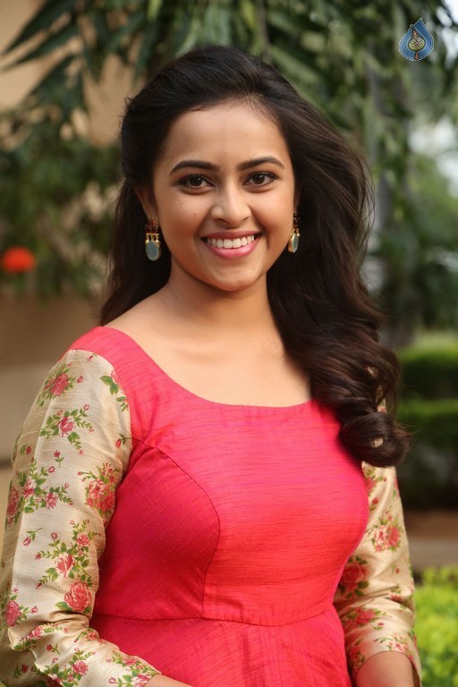 Sri Divya Latest Gallery - 15 / 42 photos