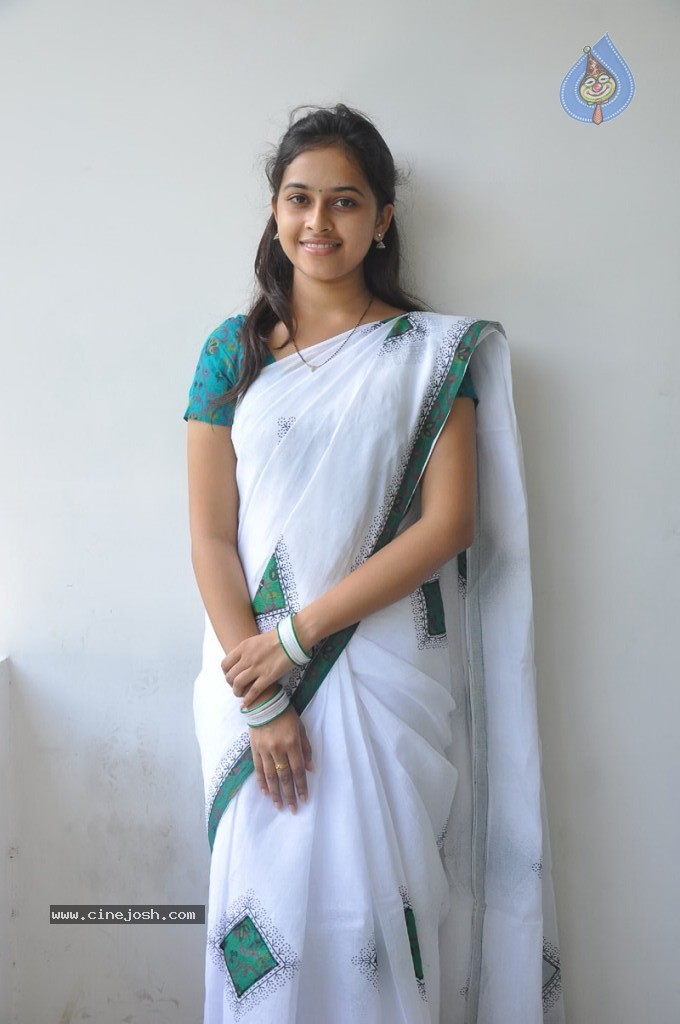 Sri Divya Latest Photos - 27 / 60 photos