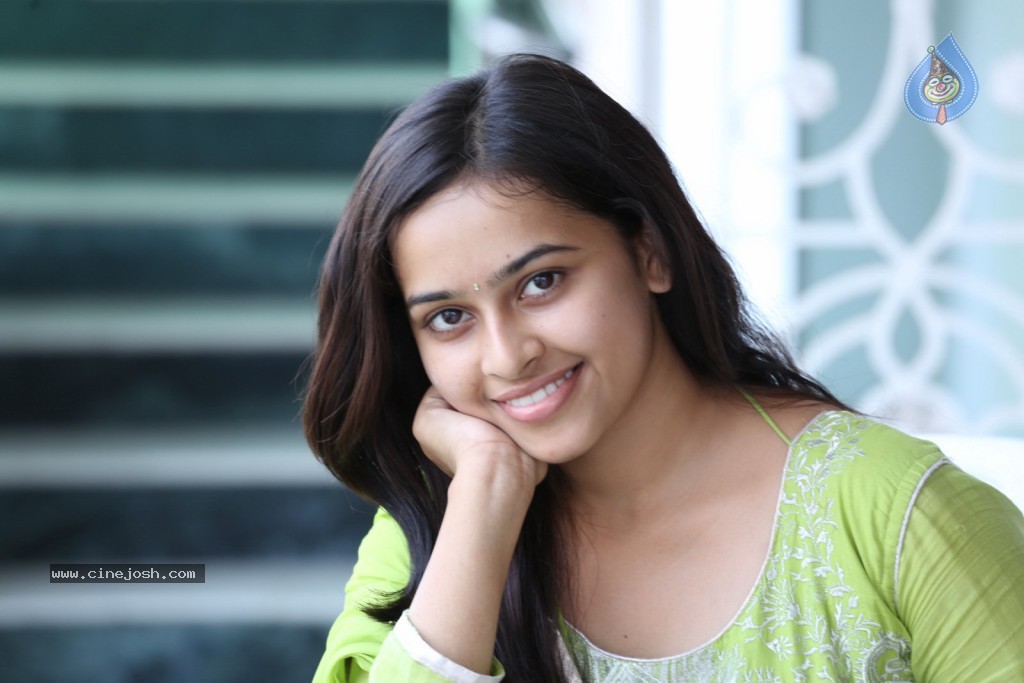 Sri Divya Latest Photos - 24 / 80 photos