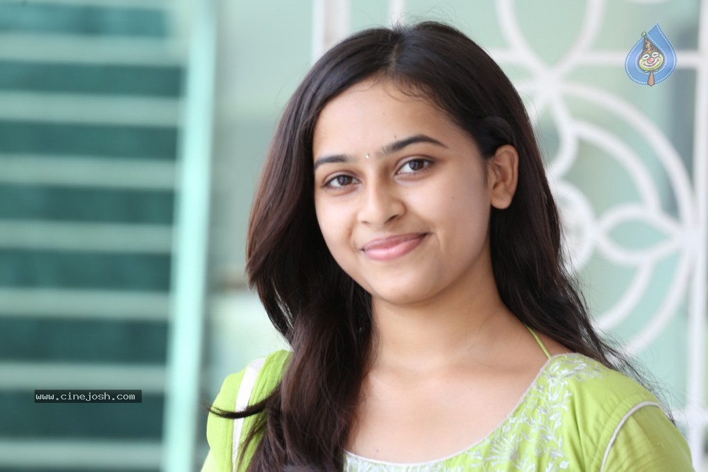 Sri Divya Latest Photos - 29 / 80 photos