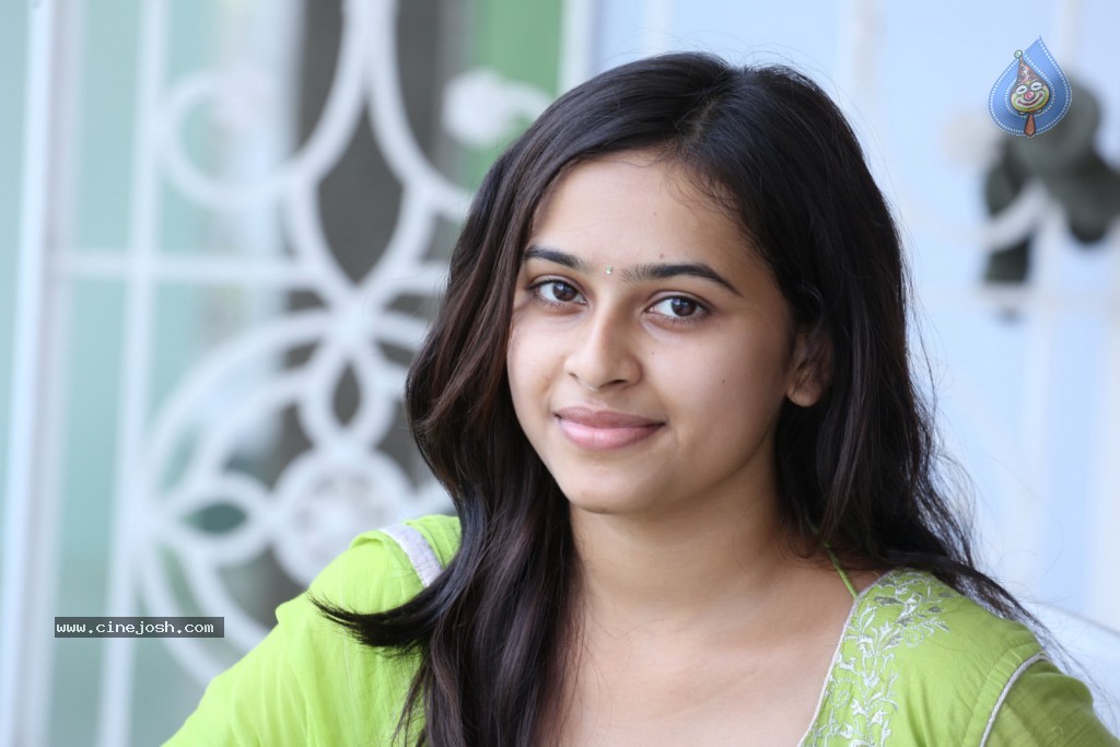 Sri Divya Latest Photos - 49 / 80 photos