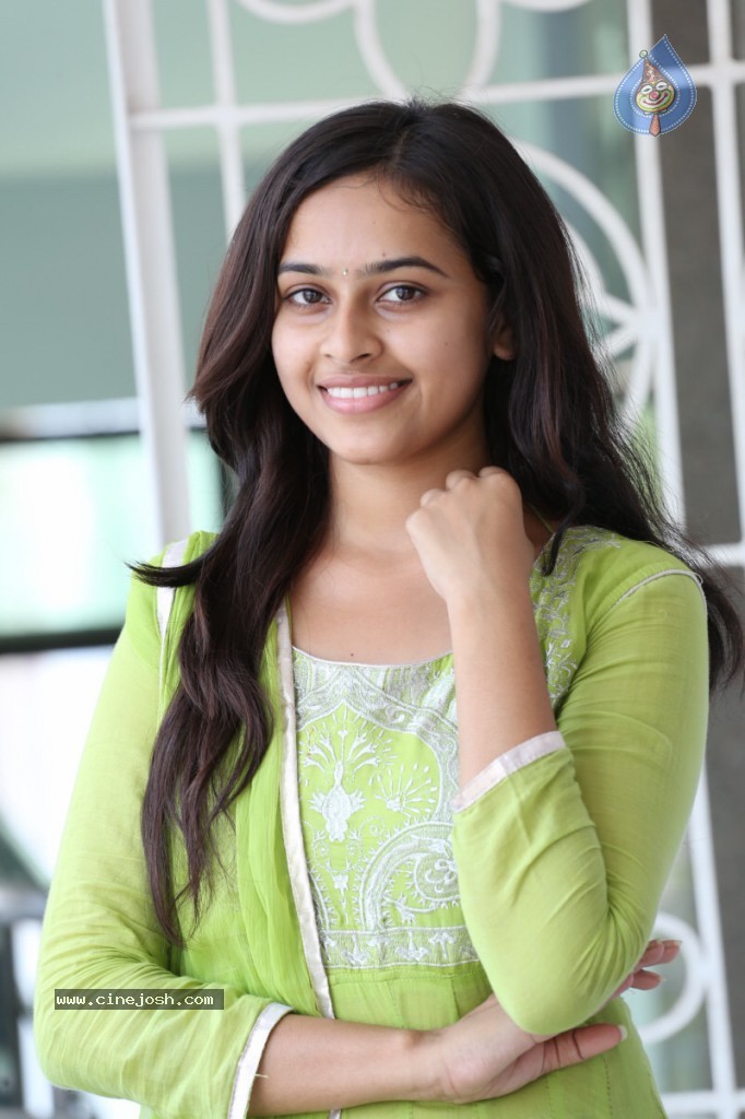 Sri Divya Latest Photos - 72 / 80 photos