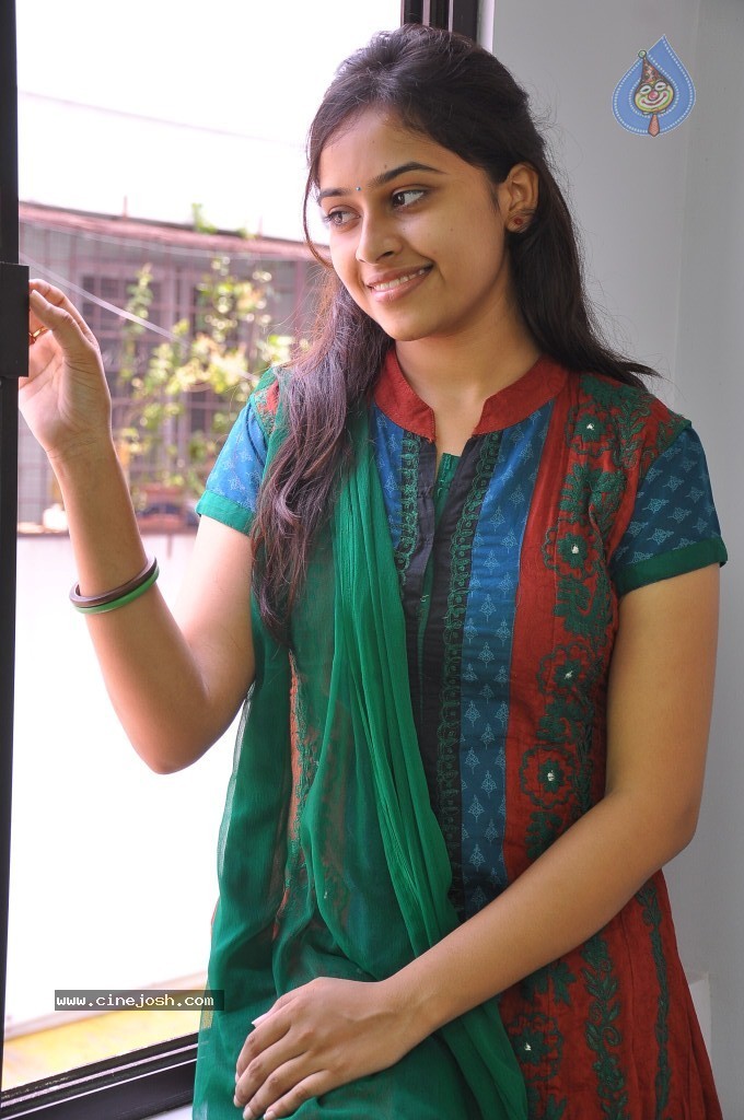 Sri Divya Latest Pics - 37 / 43 photos