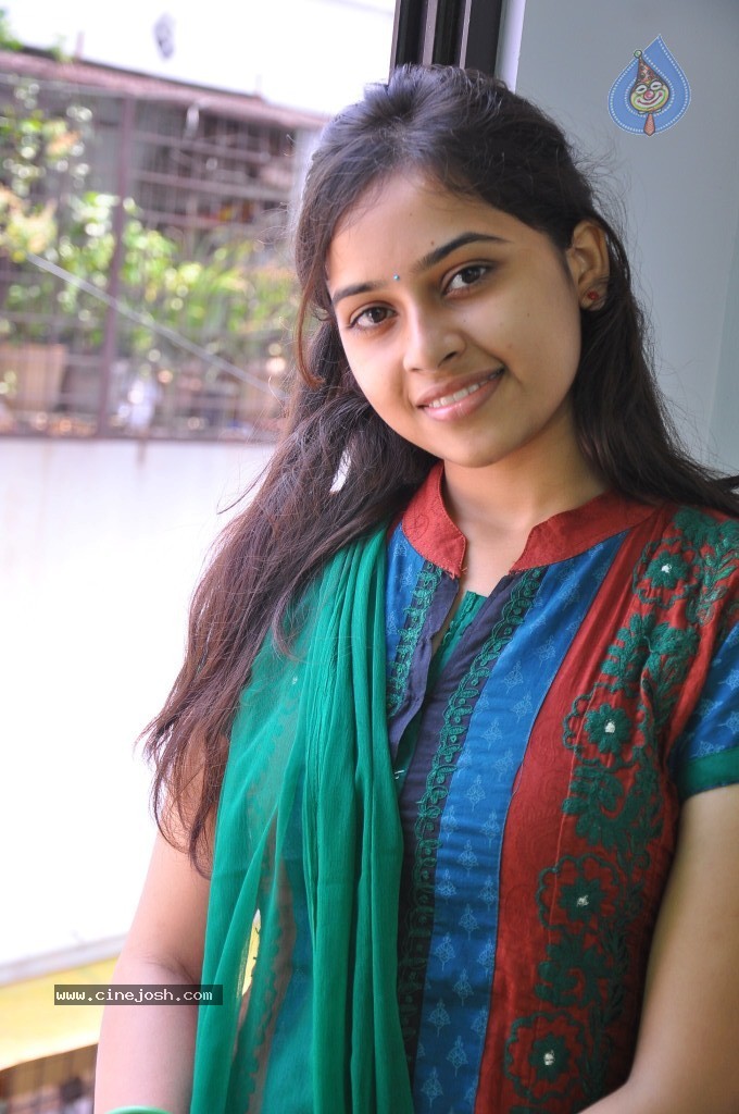 Sri Divya Latest Pics - 42 / 43 photos