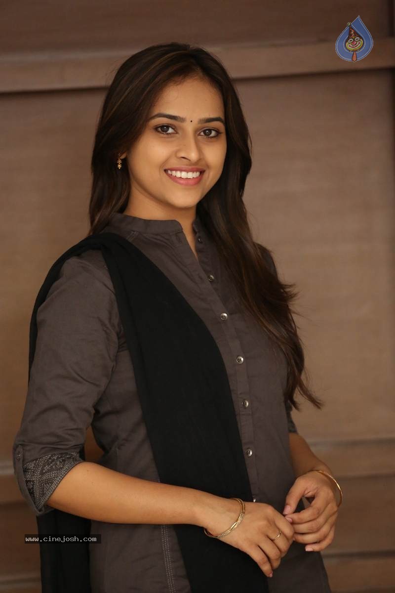 Sri Divya New Gallery - 36 / 60 photos