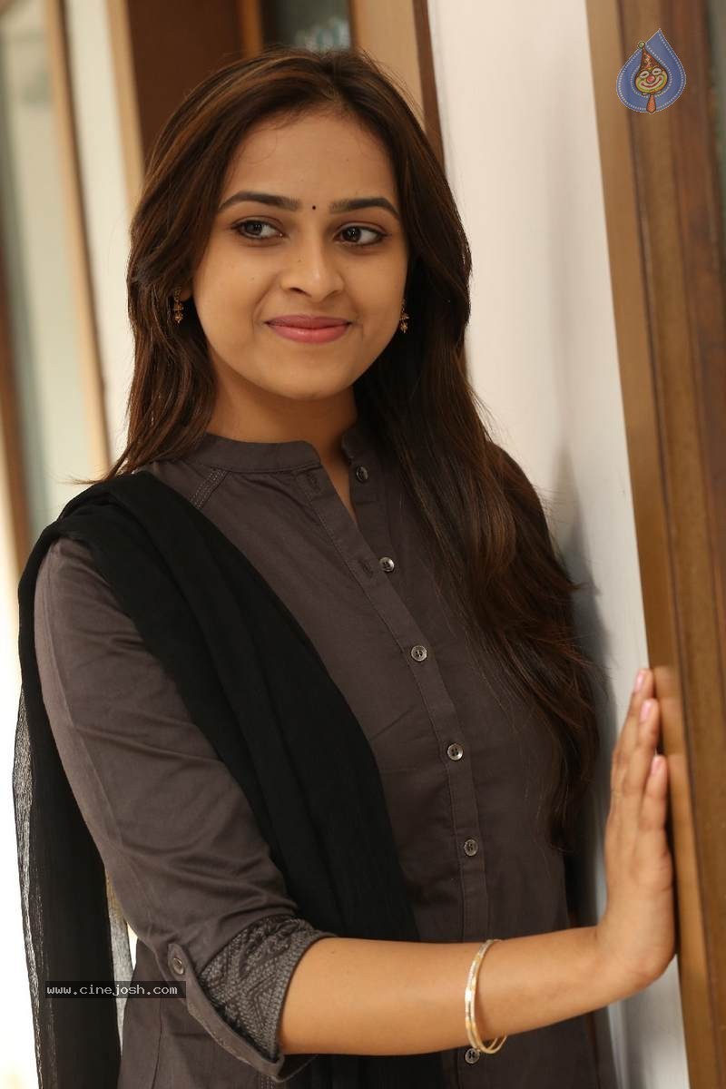 Sri Divya New Gallery - 39 / 60 photos