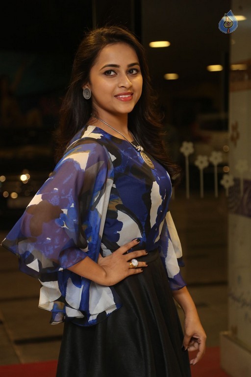 Sri Divya New Pics - 11 / 42 photos