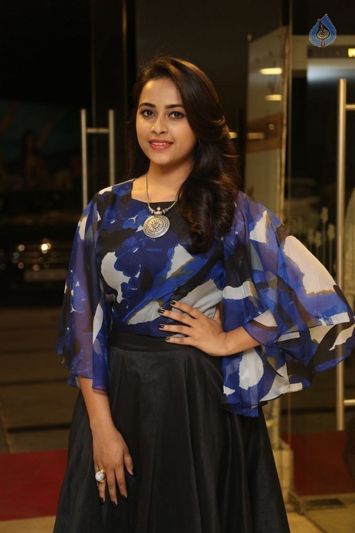 Sri Divya New Pics - 20 / 42 photos