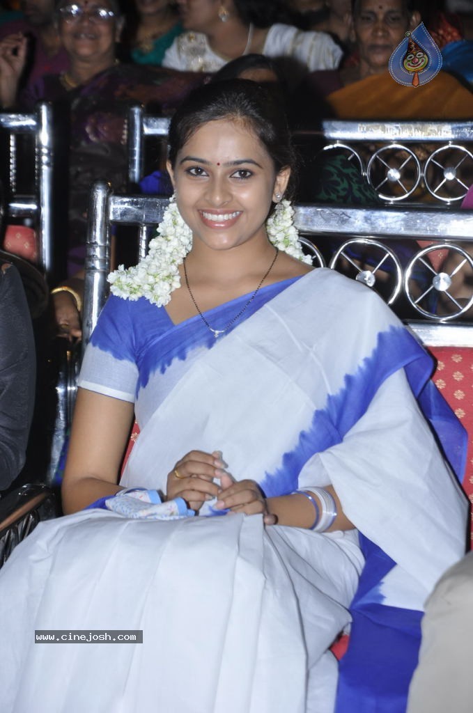 Sri Divya New Stills - 3 / 39 photos