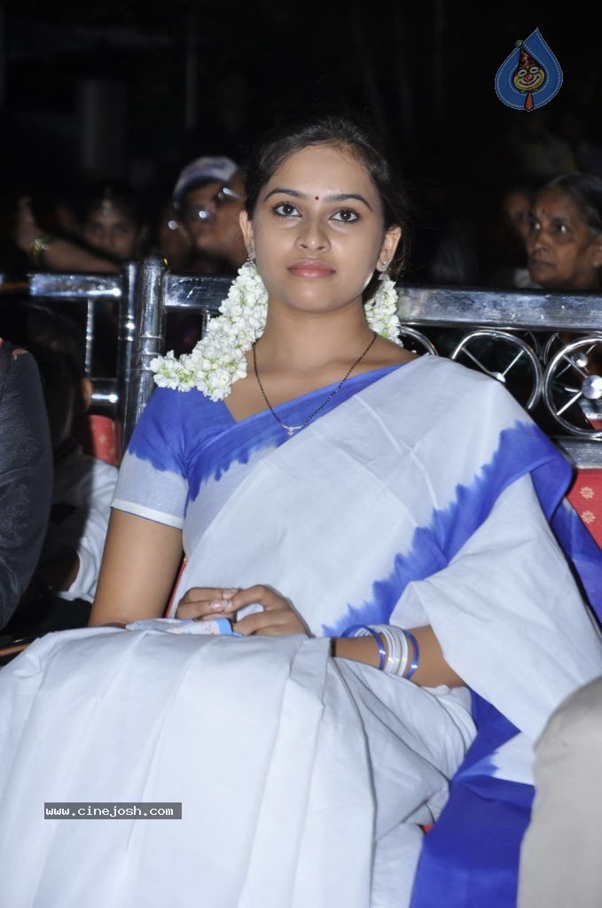 Sri Divya New Stills - 11 / 39 photos