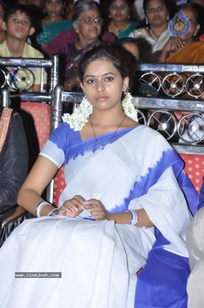Sri Divya New Stills - 28 / 39 photos