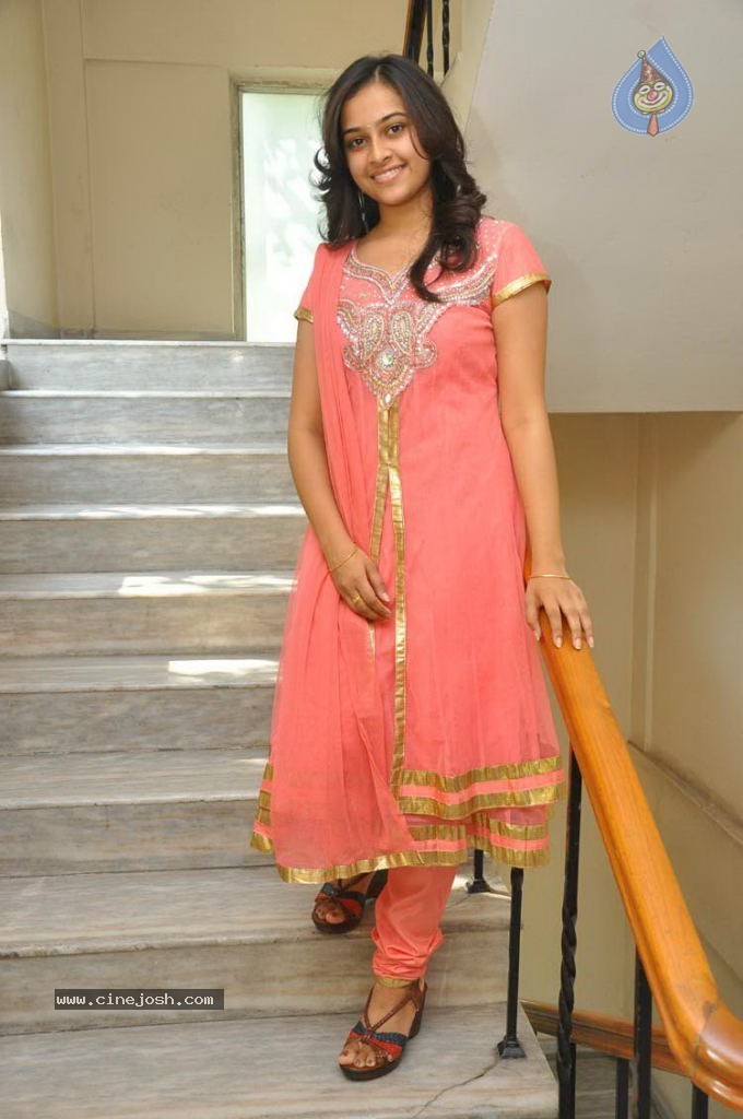 Sri Divya New Stills - 28 / 37 photos