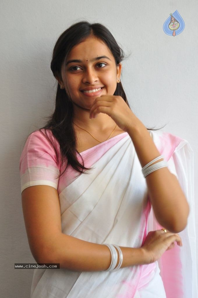 Sri Divya New Stills - 31 / 50 photos
