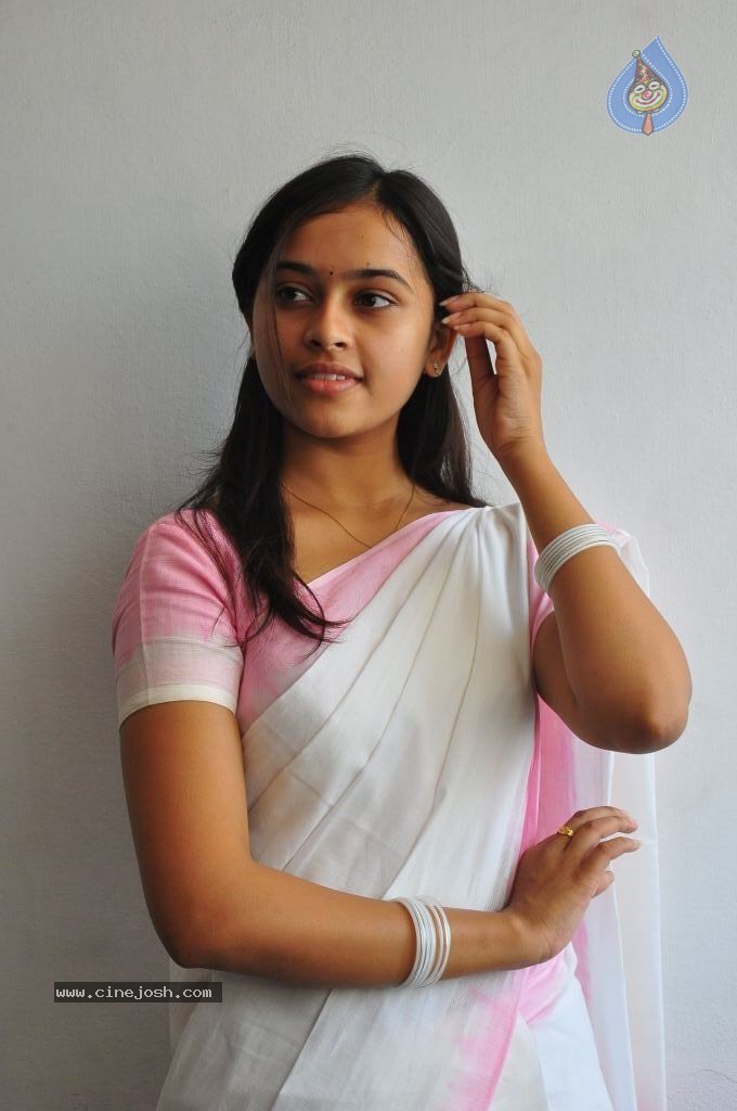 Sri Divya New Stills - 33 / 50 photos