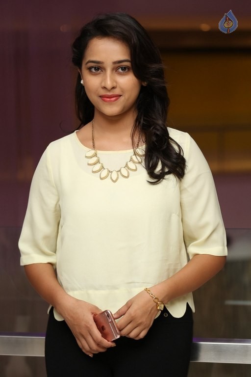 Sri Divya Photos - 10 / 42 photos