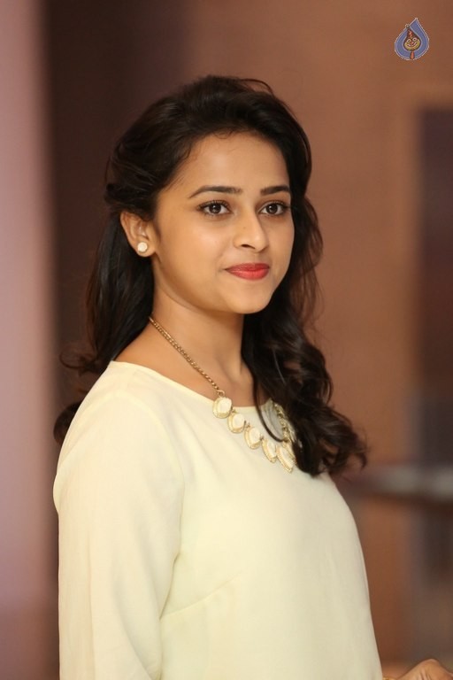 Sri Divya Photos - 11 / 42 photos