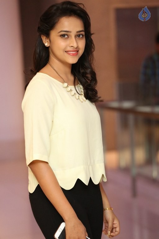 Sri Divya Photos - 17 / 42 photos