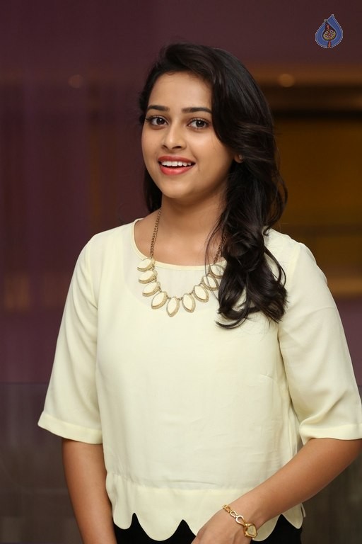 Sri Divya Photos - 19 / 42 photos