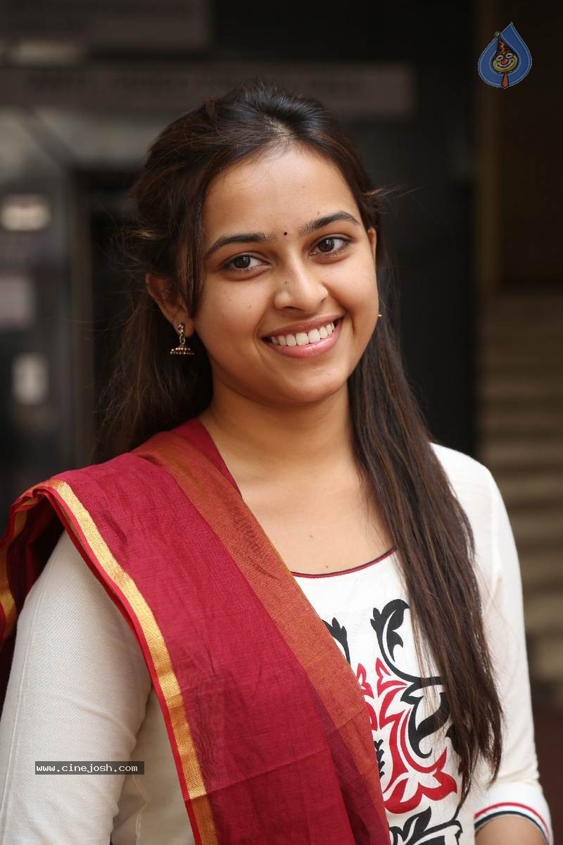 Sri Divya Photos - 4 / 50 photos