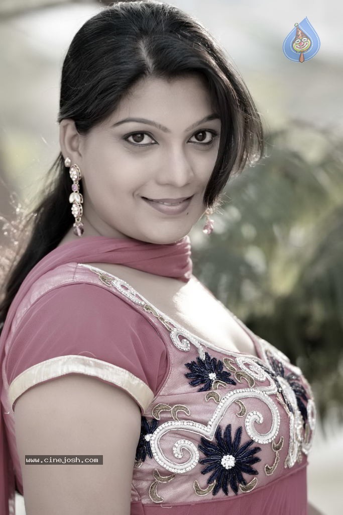 Sri Lakshmi Cute Stills - 21 / 29 photos
