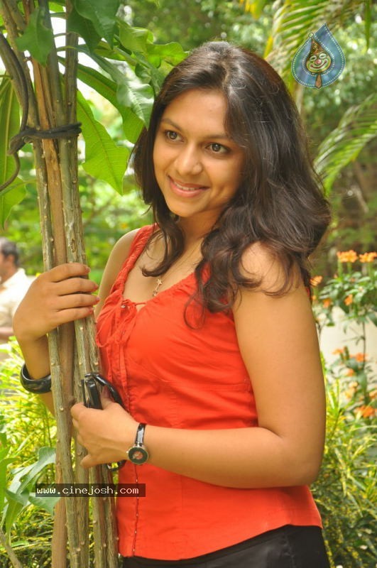 Sri Latest Stills - 24 / 40 photos