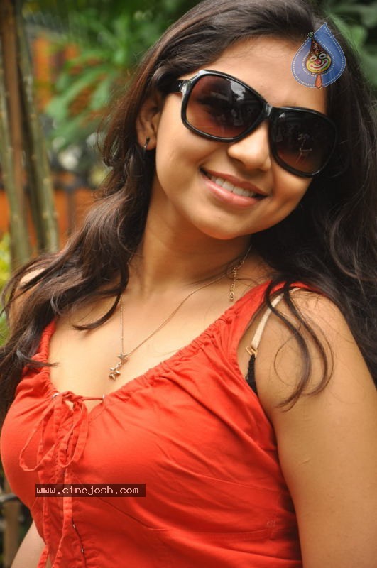 Sri Latest Stills - 33 / 40 photos