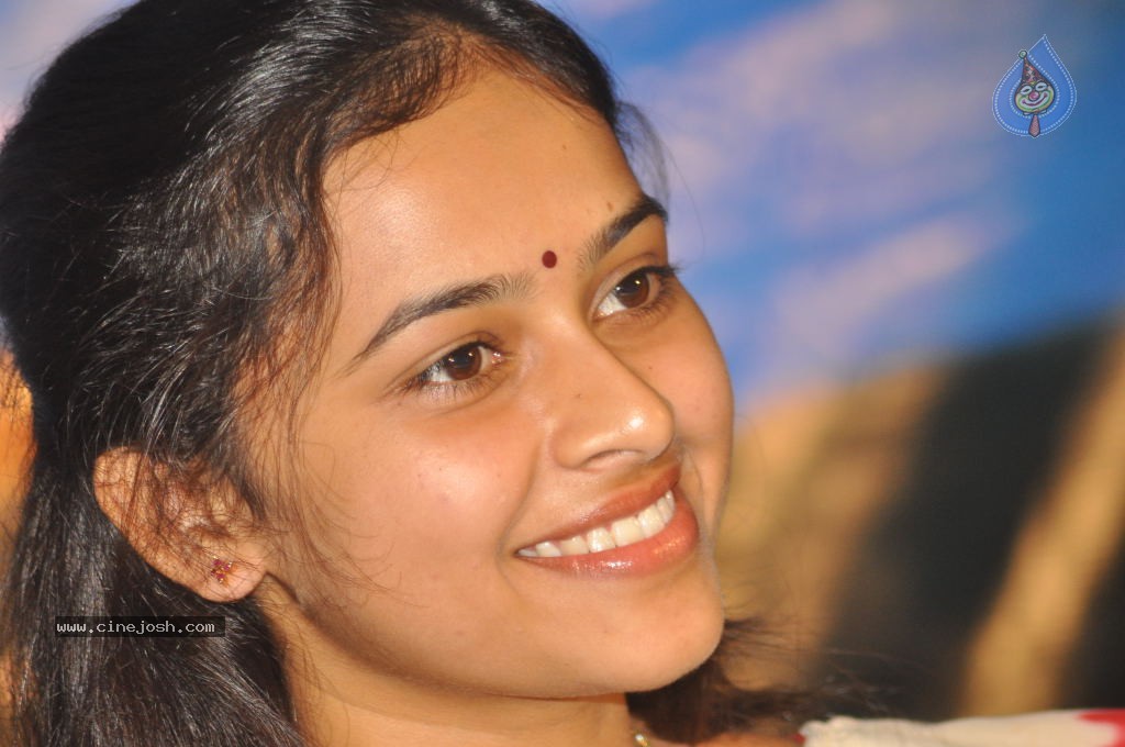 Sri Divya Stills - 26 / 53 photos