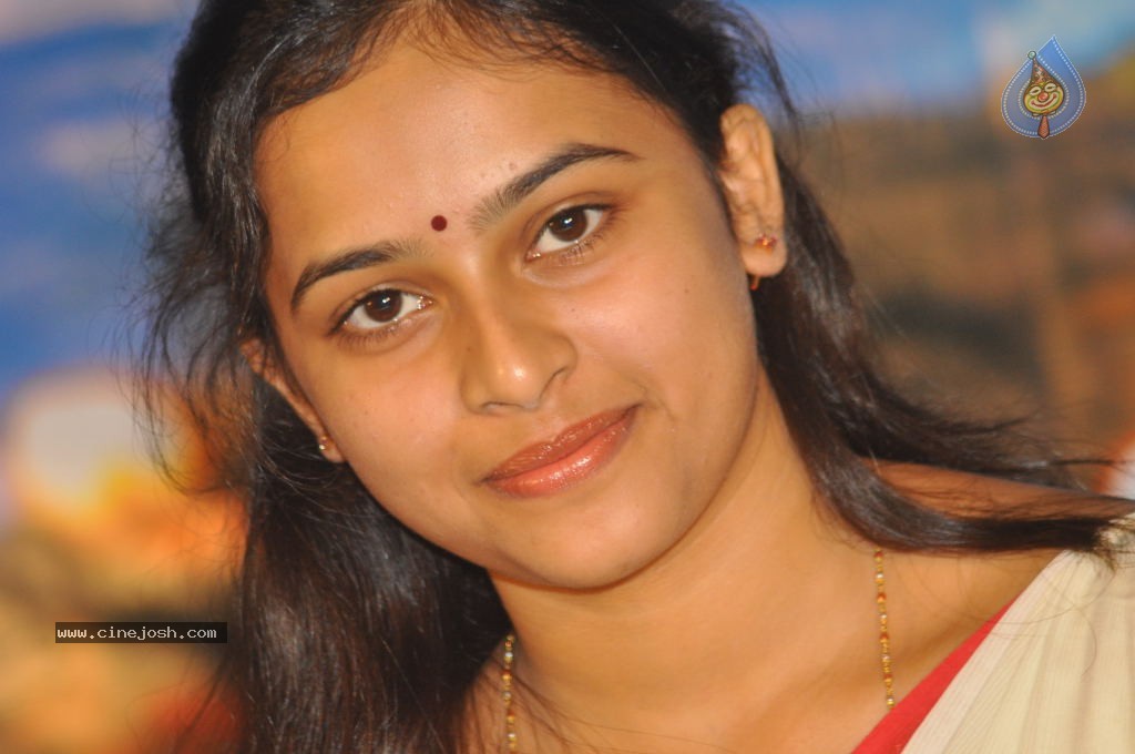 Sri Divya Stills - 30 / 53 photos